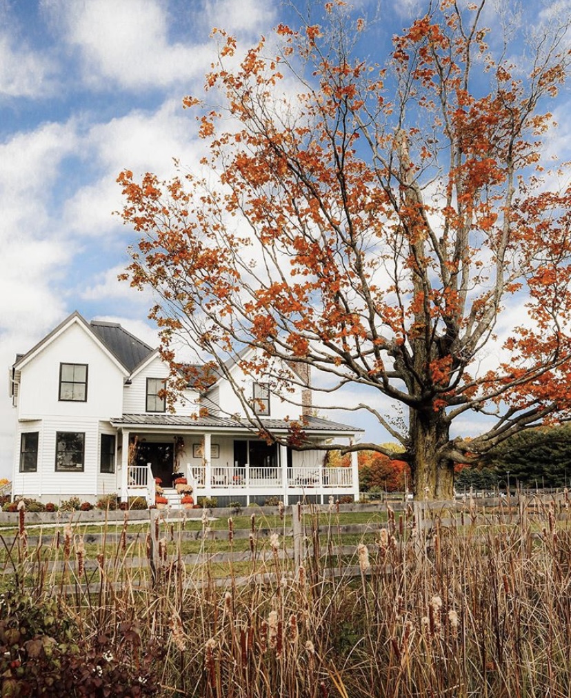 A Simple Farmhouse Fall Decor Home Tour