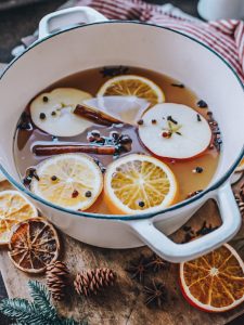 large pot of hot apple cider