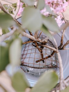 How To Arrange A Lilac Bouquet | B Vintage Style