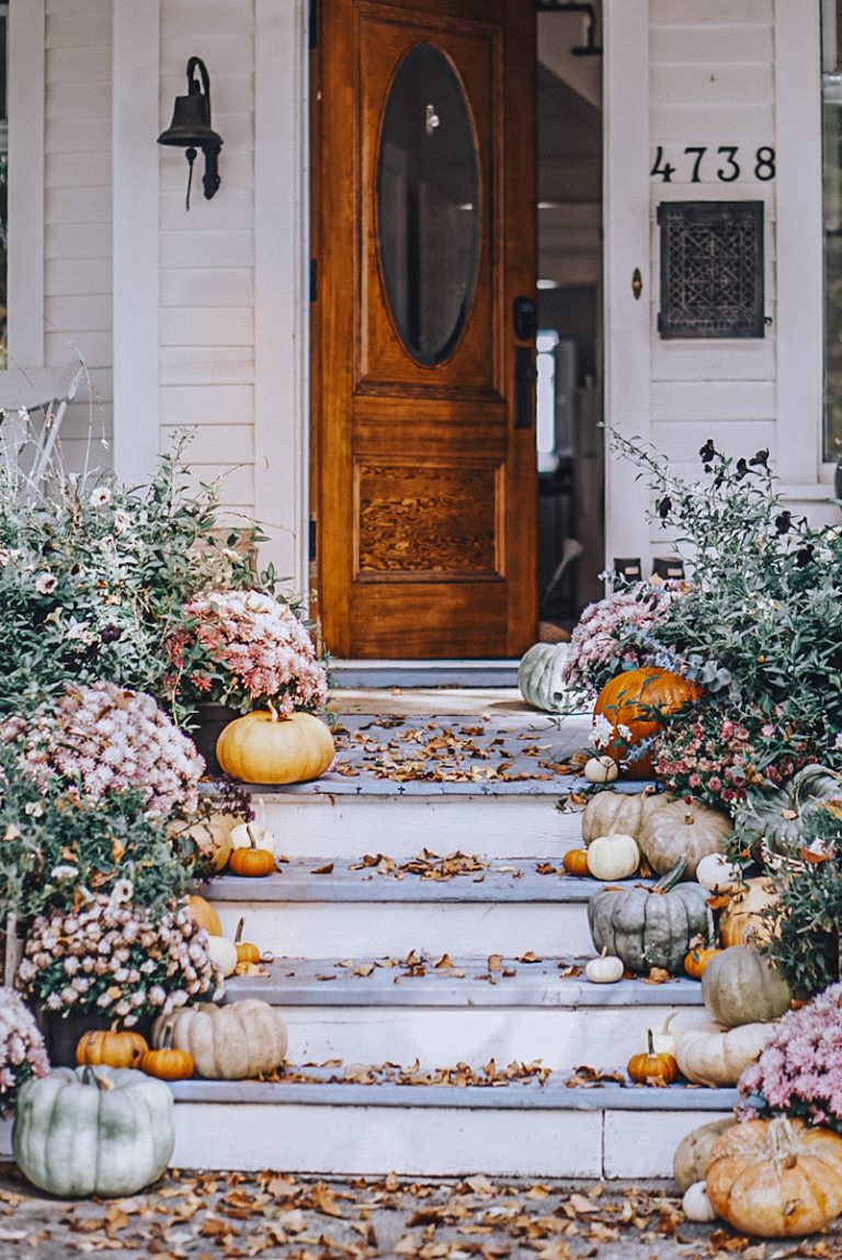 Fall Front Porch Ideas Using Simple Cozy Style | B Vintage Style